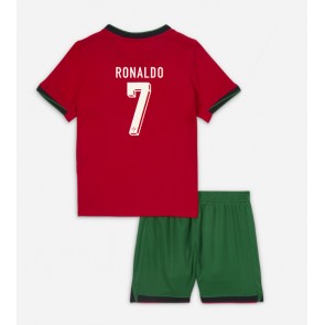 Billiga Portugal Cristiano Ronaldo #7 Hemmatröja Barn EM 2024 Kortärmad (+ Korta byxor)